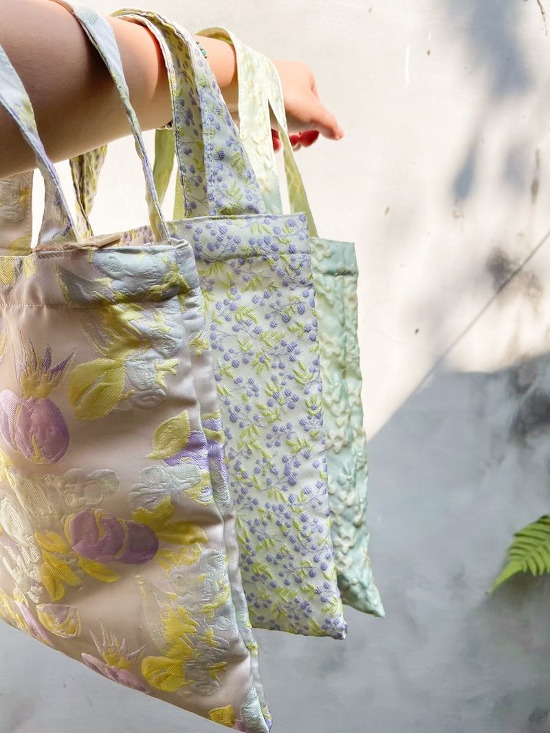 春天花布手提布袋 輕便手提袋 /  Spring Floral Design Bag - 手提包/手提袋 - 棉．麻 多色