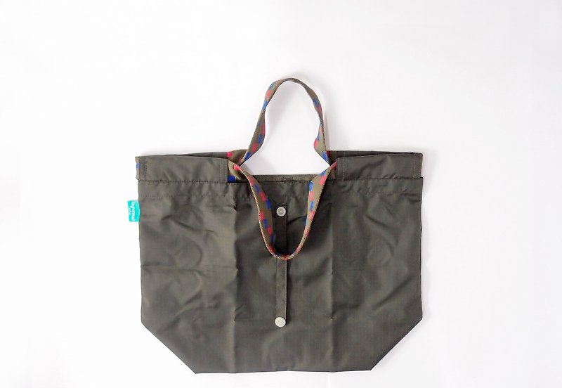 Small Informal: R-bag Army Green  *With options for strap* - 手提包/手提袋 - 尼龍 