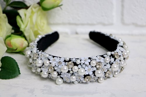 Designer beaded jewelry by Mariya Klishina White crystal perls headband White and black flowers tiara Diadem with perl