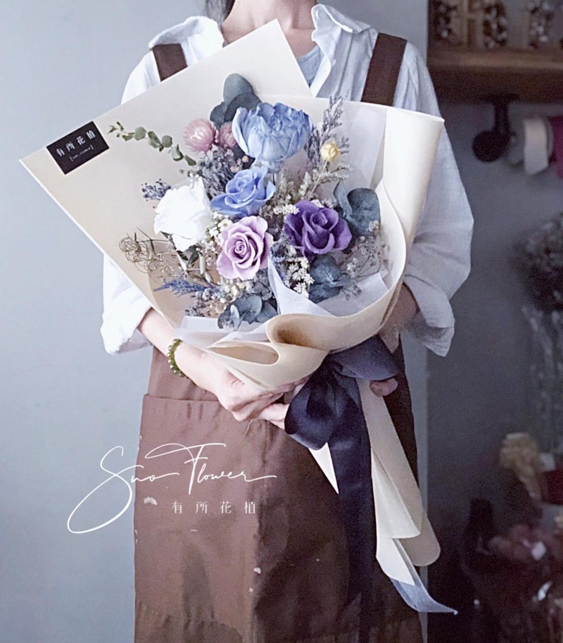 永生花花束/告白花束/求婚花束/生日禮物/畢業花束 - 乾燥花/永生花 - 其他材質 
