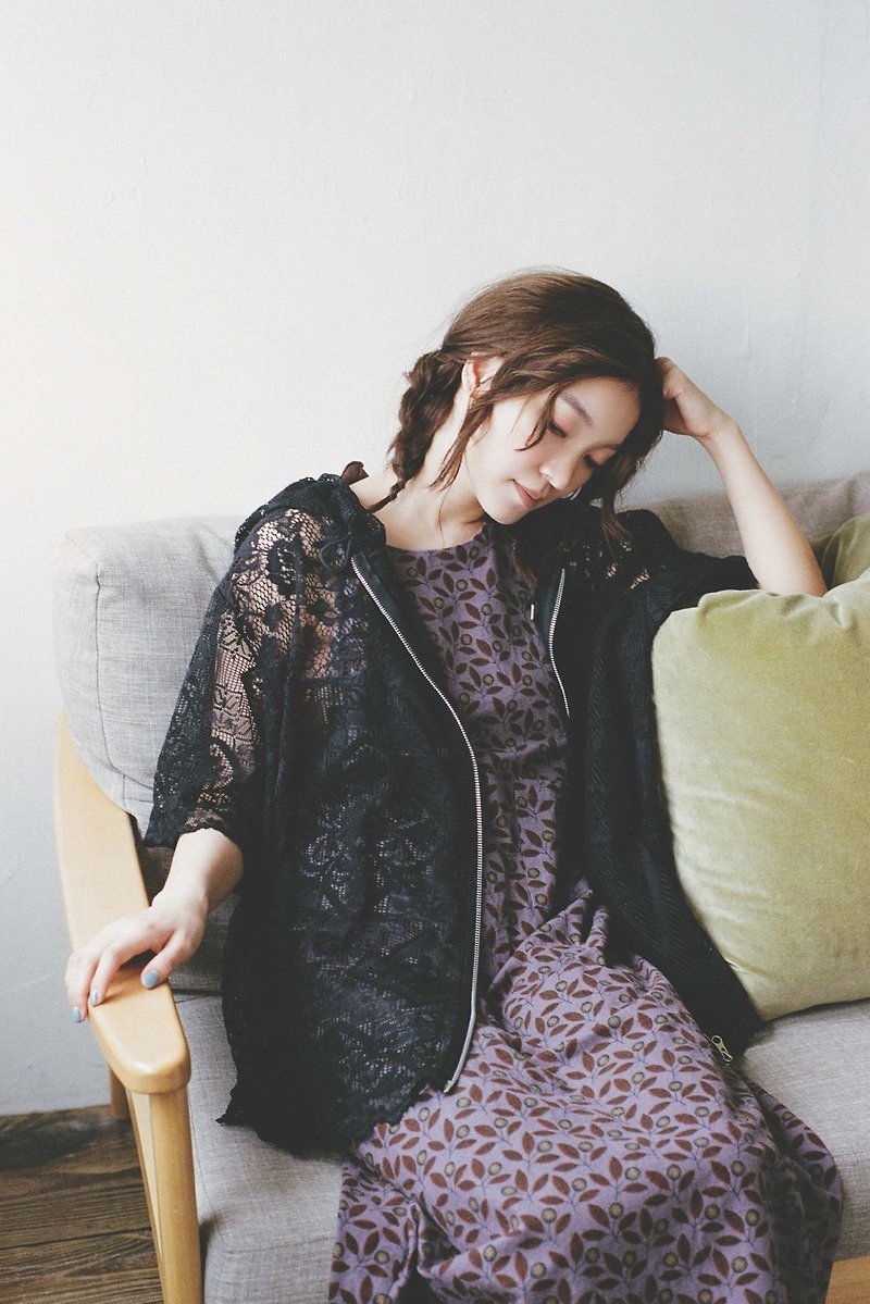 embroidery lace Jacket【Black】Japanese patchwork lace blouse【Black】 - เสื้อเชิ้ตผู้หญิง - เส้นใยสังเคราะห์ สีดำ