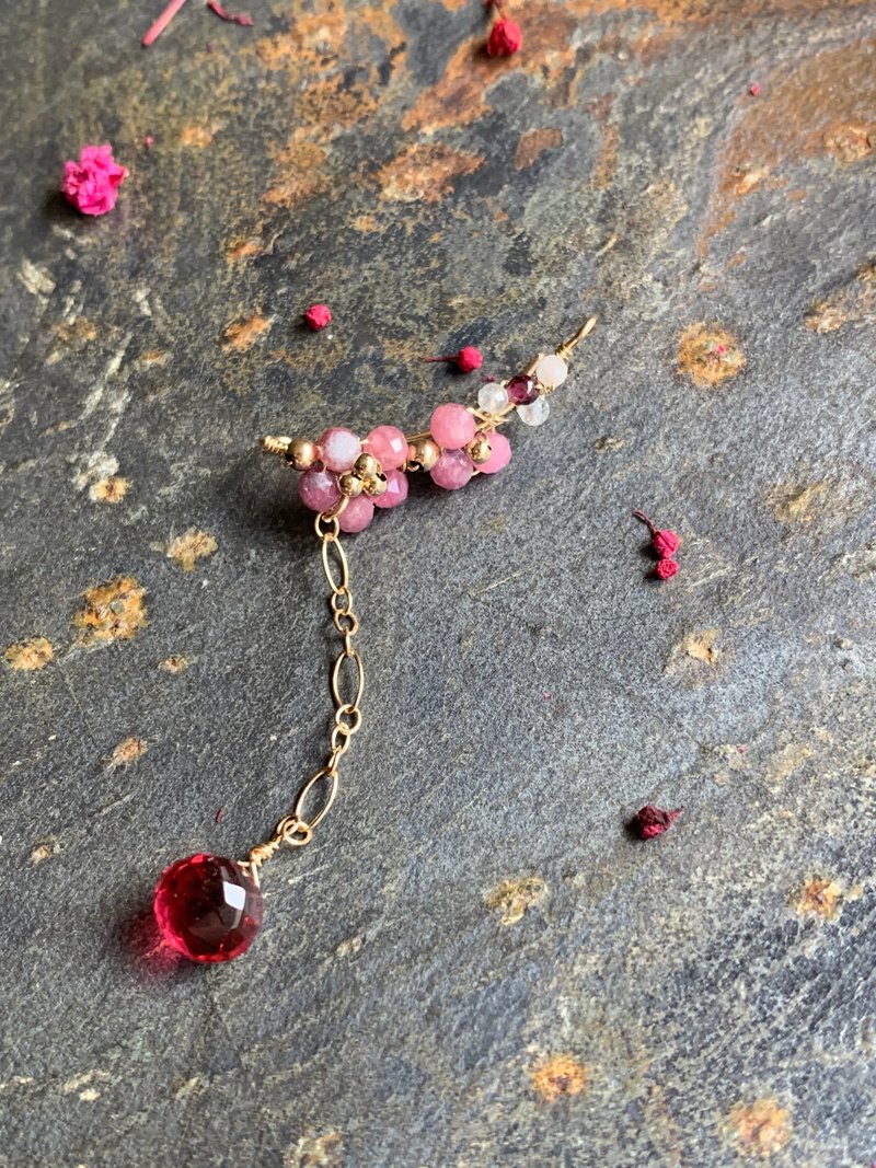 Hanami cherry blossom natural pink tourmaline red quartz Stone unilateral 14KGF painless Clip-On- Ear share - ต่างหู - เครื่องเพชรพลอย สีแดง