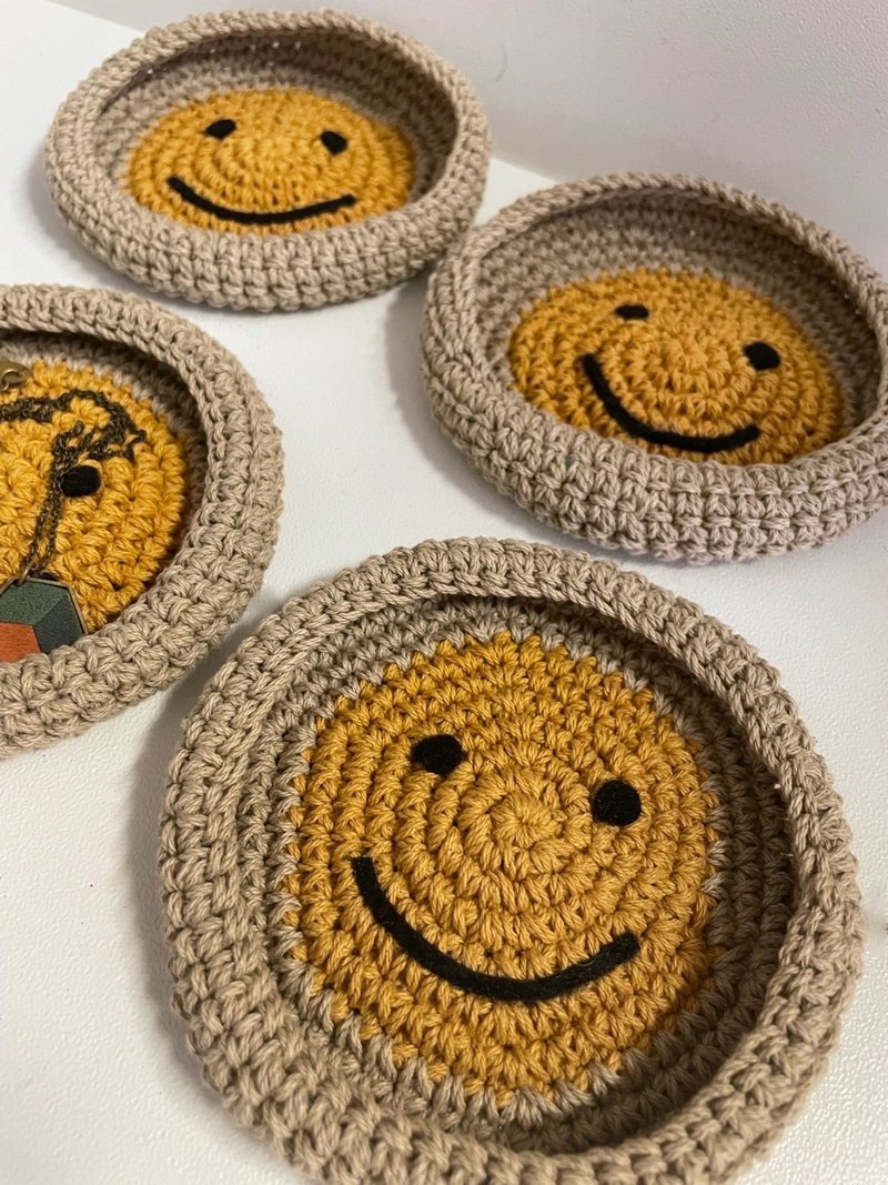 Smile/smiley/knitting/handmade/storage basket - ของวางตกแต่ง - ผ้าฝ้าย/ผ้าลินิน 