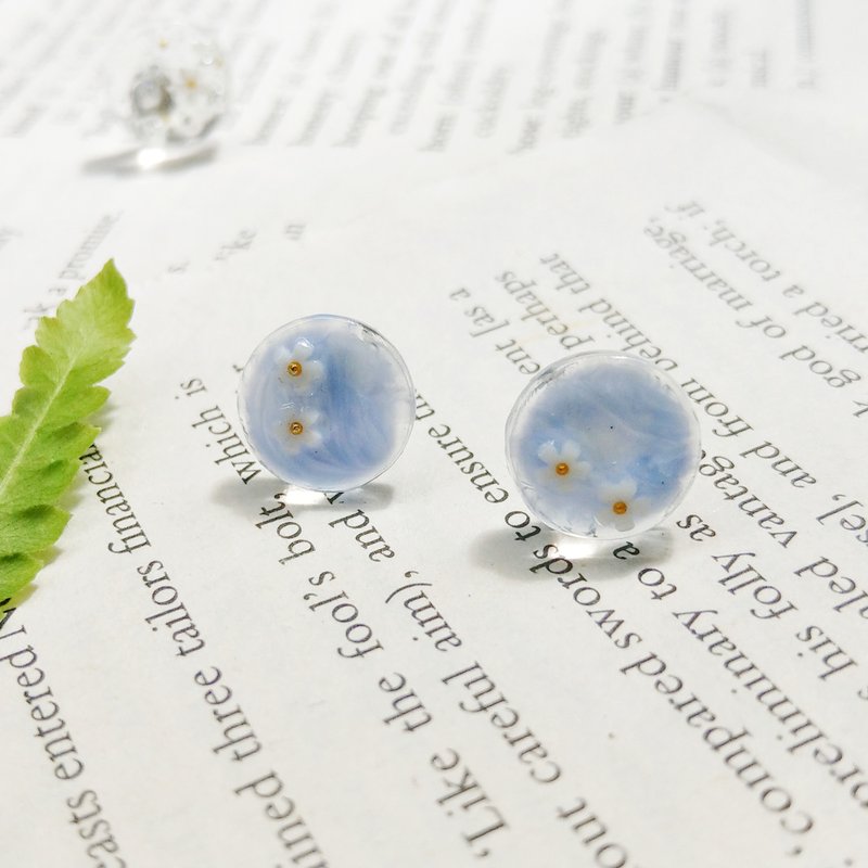 Small fresh blue flower earrings transparent glass Stainless Steel needle ear needle Wenqing temperament - ต่างหู - แก้ว สีน้ำเงิน