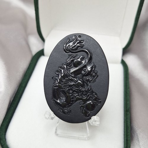 緣圓翡翠 墨翠鋼琴黑 霸氣龍牌 吊墜 牌件 | 天然緬甸玉A貨翡翠
