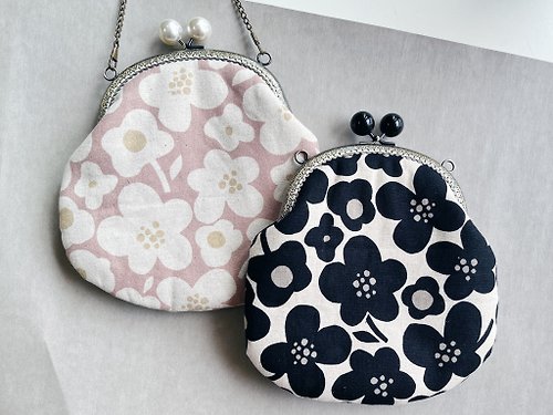 有喜yoshi！ |花園散步| 黑/粉兩色斜背鏈條 圓珠口金包 斜背包