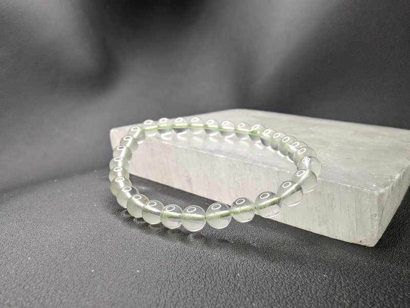 Emerald Green Ghost Emerald Ghost Bracelet Natural Crystal Crystal Bracelet 6mm Crystal Bracelet - สร้อยข้อมือ - คริสตัล 