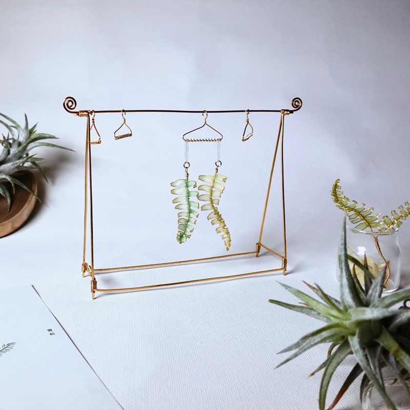 【植物耳環】 波士頓腎蕨 擬真植物系 耳環 /可加價改胸針 - 耳環/耳夾/耳骨夾 - 樹脂 綠色