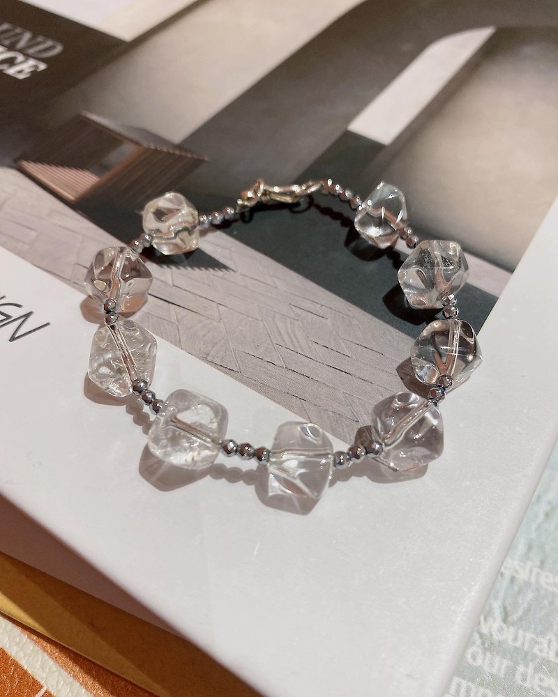 White crystal _ black Stone. Original bracelet. - Bracelets - Crystal 