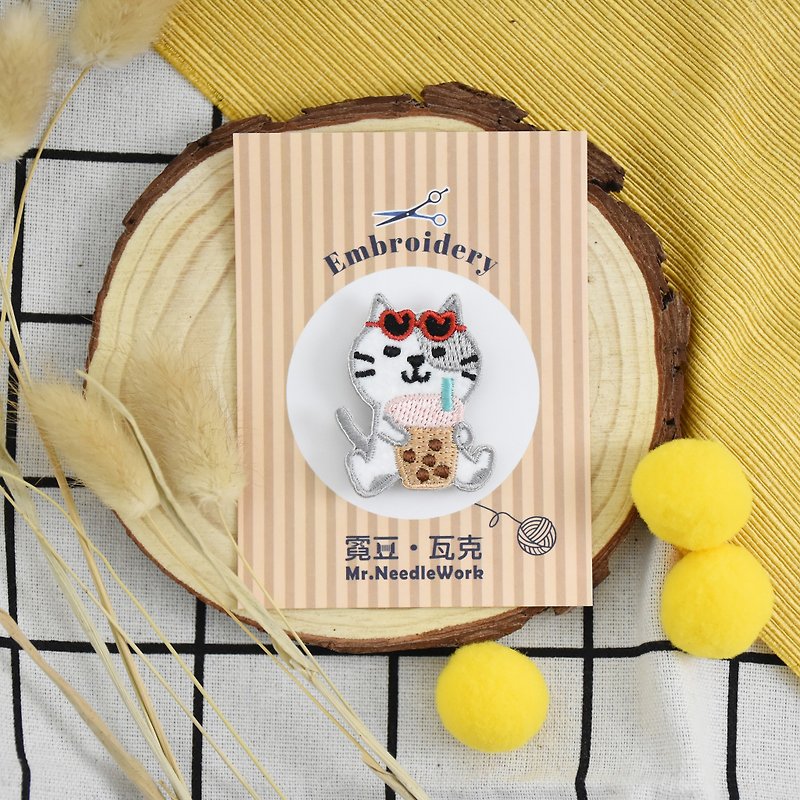 Foodie Cat Embroidery Pin - Bubble Tea - เข็มกลัด - งานปัก 