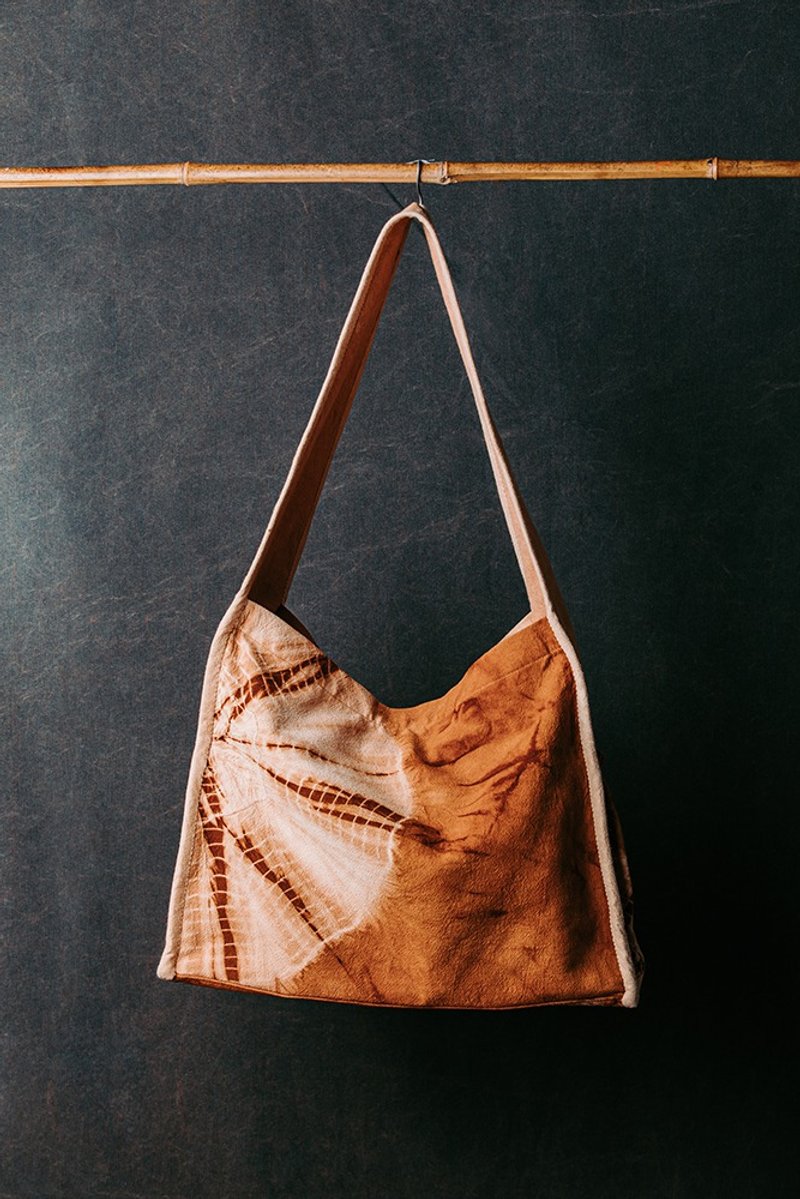 【Japanese-style dyeing】Potato nut tote bag - Handbags & Totes - Cotton & Hemp 