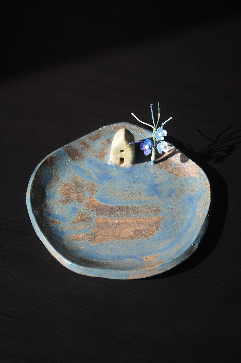 【染布花 | 陶瓷】小屋與樹 陶瓷小碟 | 線香碟 | 飾物碟 | 小物 - 花瓶/花器 - 陶 藍色