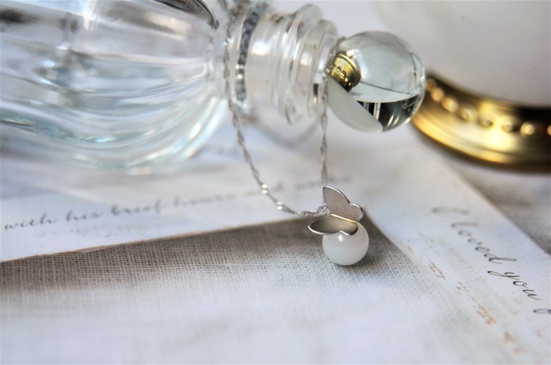 翩翩起舞 - 925銀母乳飾品項鍊 - 項鍊 - 銀 金色