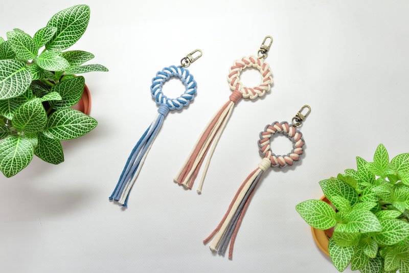 Three-color ring woven pendant key ring mobile phone chain DIY material package set of two - เย็บปัก/ถักทอ/ใยขนแกะ - ผ้าฝ้าย/ผ้าลินิน 