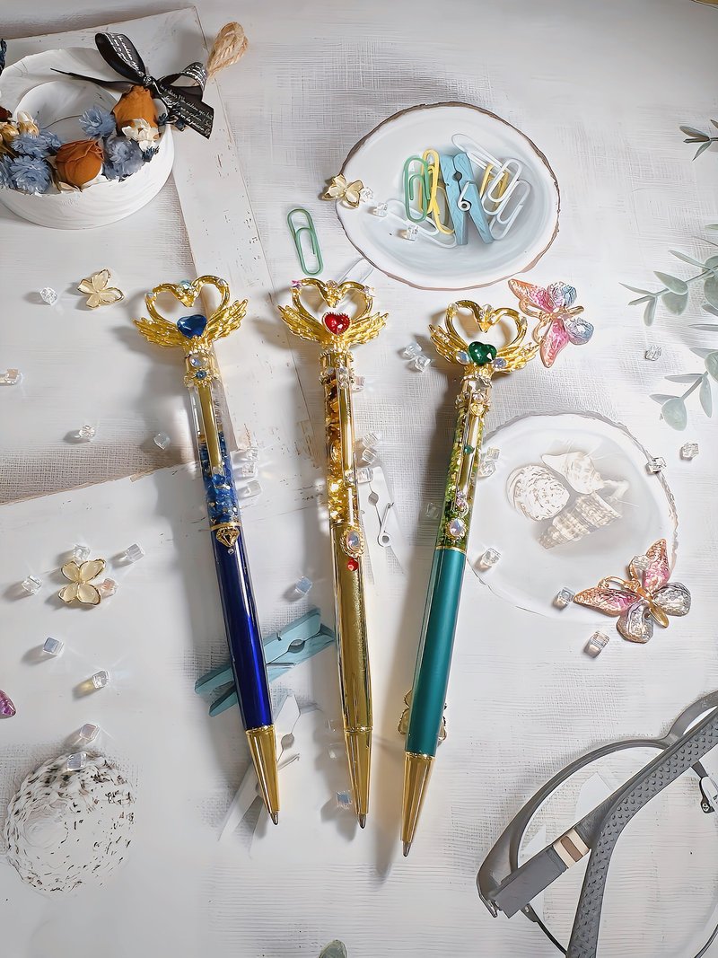 Handmade sticky diamond penHandmade love-shaped ballpoint pen - ปากกา - เครื่องเพชรพลอย หลากหลายสี