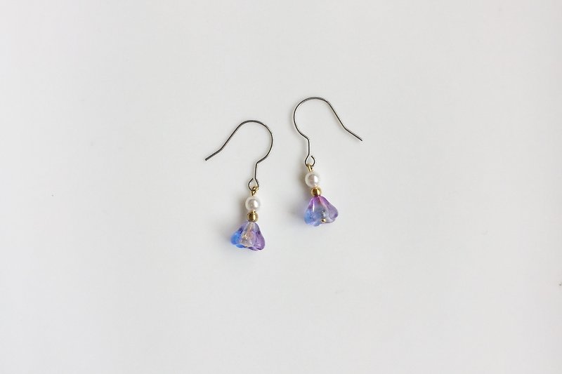 透明寫生-PETAL 黃銅玻璃造型耳環 - 耳環/耳夾 - 其他金屬 紫色