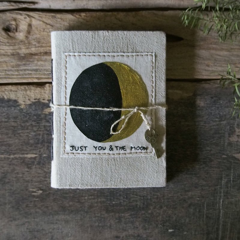 Crescent moon. notebook handmadenotebook diaryhandmade 筆記本 - 筆記簿/手帳 - 棉．麻 卡其色