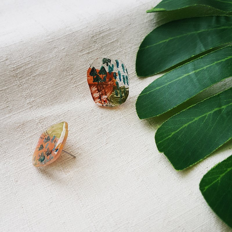 Hand-painted oil painting wind protection forest hand made transparent resin stickers ear earrings / medical steel needle / earrings / ear needle - Earrings & Clip-ons - Resin Multicolor