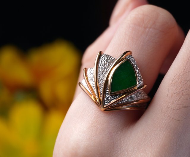 オールドピットグリーン翡翠デザインリング（PT900ホワイトゴールドと