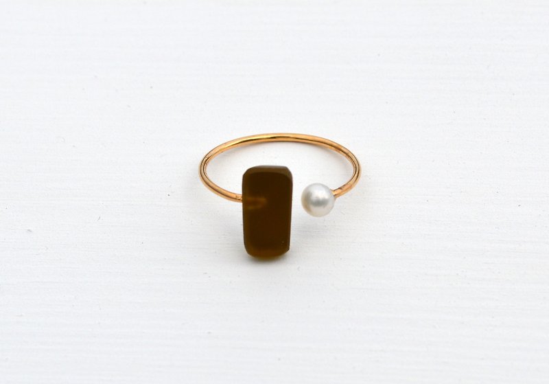 Glass and pearl ring <Khaki> - General Rings - Glass Brown