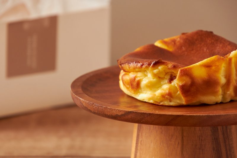 Basque Cheesecake - Classic Original - เค้กและของหวาน - อาหารสด สีส้ม