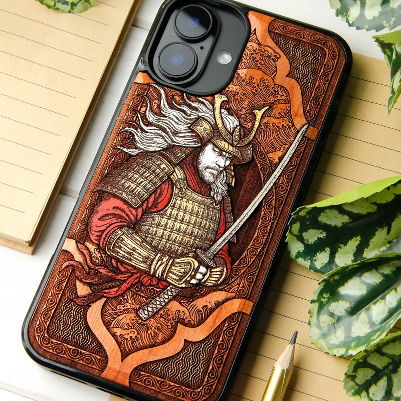 Susanoo God of Storms - Phone case wood laser engraved + hand painting - 手機殼/手機套 - 木頭 咖啡色