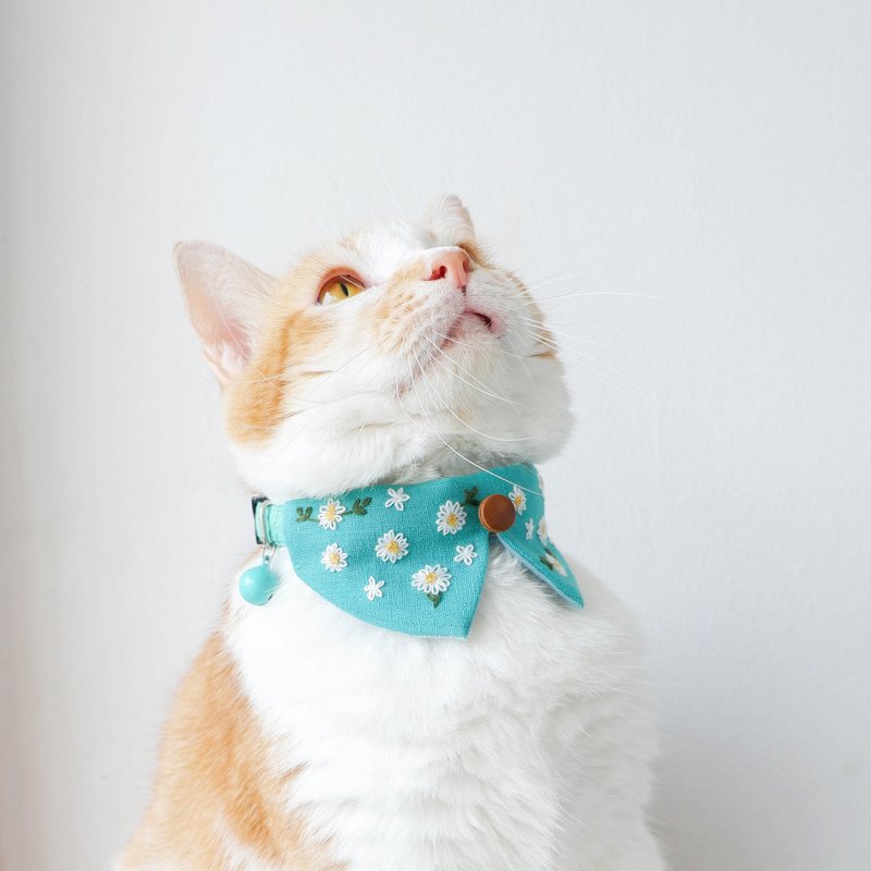 Daisies collar set,Removable- Hand Daisies Embroidery collar for cat -Mint green - 項圈/牽繩 - 棉．麻 綠色