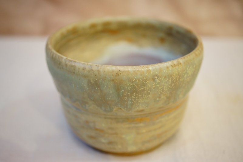 Handmade powder-colored germ-colored Japanese tea bowl 340ml Buckwheat cup steamed egg bowl Tea bowl steamed cup - Items for Display - Pottery Khaki