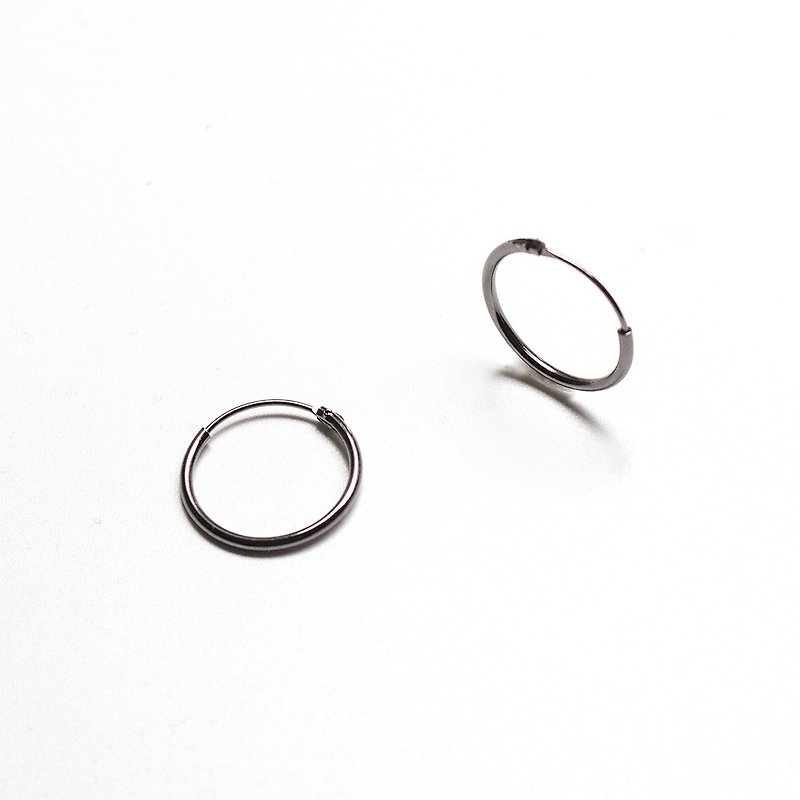 簡單純銀細圓圈圈耳環 / 黑 - 耳環/耳夾 - 純銀 黑色