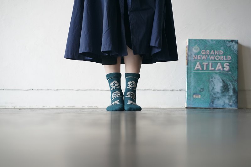 襪子 花序梗  灰色 - 襪子 - 棉．麻 藍色