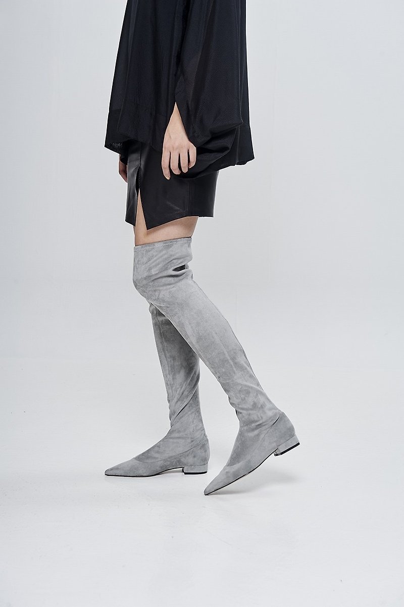 Pointed flat bottom boots gray - รองเท้าบูทยาวผู้หญิง - หนังแท้ สีเทา