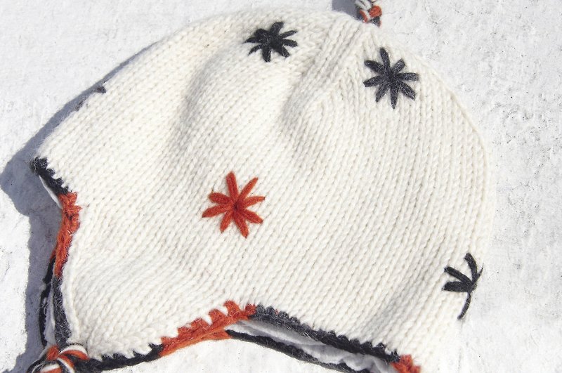 聖誕禮物 創意禮物 限量一件 手工針織純羊毛帽 / 手工內刷毛毛帽 / 針織毛帽 / 飛行毛帽 / 毛線帽 - 東歐清新 花朵刺繡 - 帽子 - 羊毛 白色