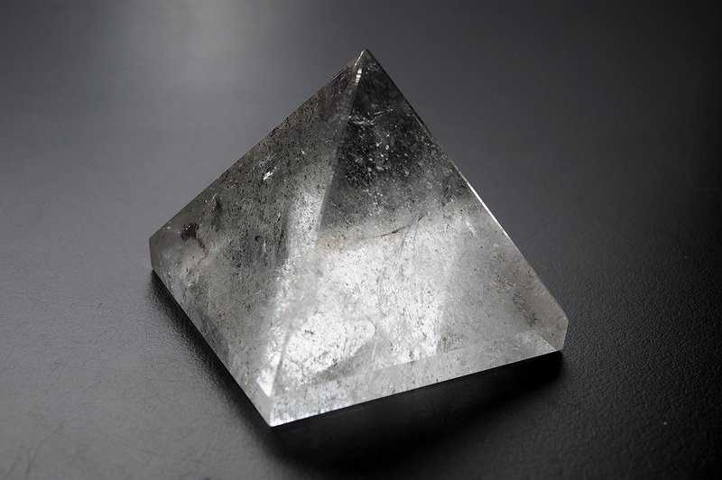 金字塔幽靈水晶 礦石/水晶/靈修/開運/招財/破煞/防小人 - 擺飾/家飾品 - 水晶 