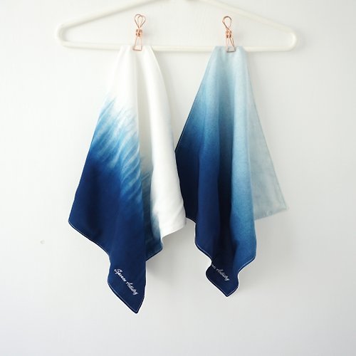Spruce Artistry S.A x Spruce Forest/ Ocean 藍染杉樹林|海洋漸層刺繡logo桌巾