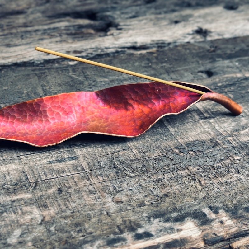 Incense path/incense holder/ incense sticks holder ~ dead leaf red incense sticks holder model C / red ~ photo products sold individually - น้ำหอม - ทองแดงทองเหลือง 