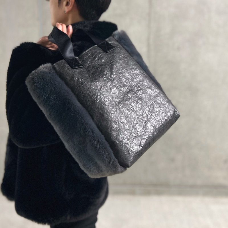 [From Tokyo] Italian fur/grayish navy special material ecological tote bag black / M - กระเป๋าถือ - วัสดุกันนำ้ สีดำ