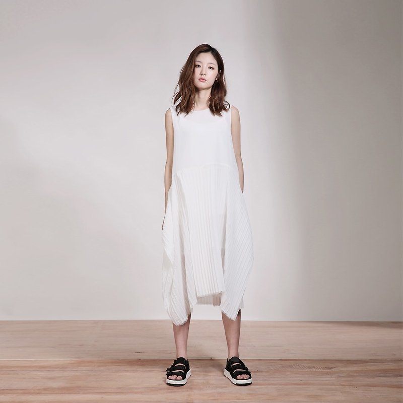 White loose irregular chiffon dress - One Piece Dresses - Polyester White