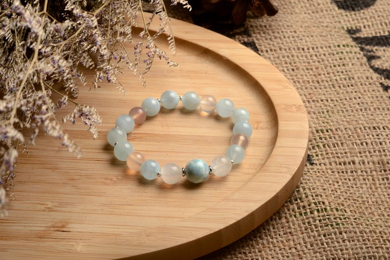 [Kamiyama] Sea mineral crystal grain Stone Aquamarine bracelets moonlight / La Lima / Aquamarine / moonlight / Yu with - สร้อยข้อมือ - คริสตัล สีน้ำเงิน