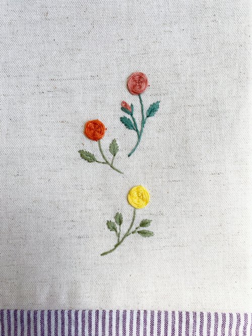 たろうちゃん様オーダー　ハンドメイド　ブックカバー　手刺繍 たろうちゃん様オーダー ハンドメイド ブックカバー 手刺繍