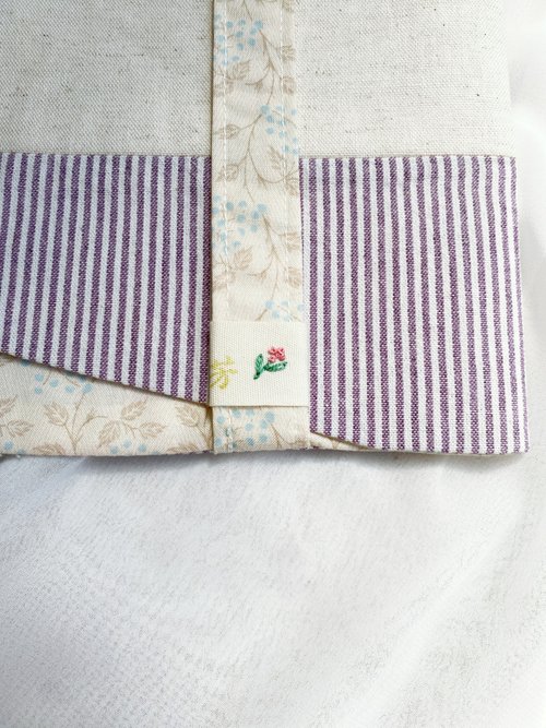 たろうちゃん様オーダー　ハンドメイド　ブックカバー　手刺繍 たろうちゃん様オーダー ハンドメイド ブックカバー 手刺繍
