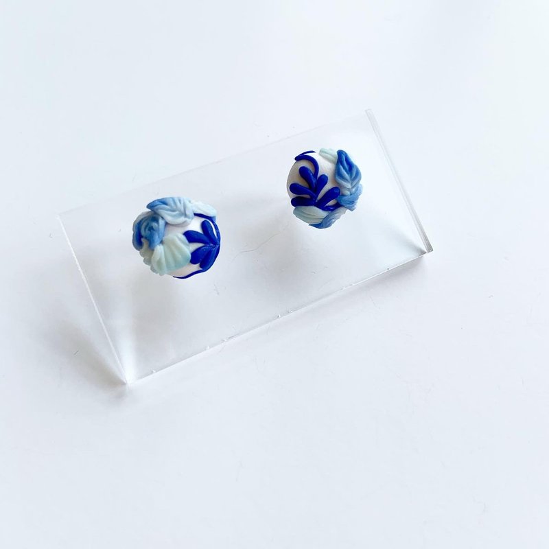 Maureen-Blue and White Porcelain Series-Mini Round Carvings-Handmade Soft Pottery Earrings - ต่างหู - ดินเผา สีน้ำเงิน