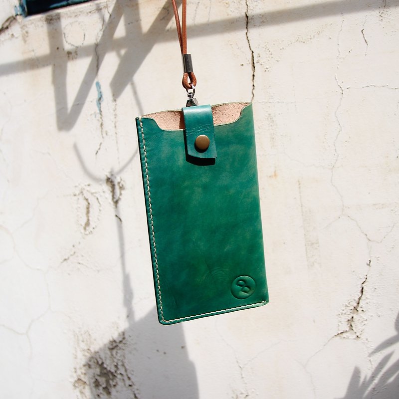 DUAL - Hand stitched leather arc card case / bag - Vegetable tanned hand dyed green (i7 i7 +) - อื่นๆ - หนังแท้ สีน้ำเงิน