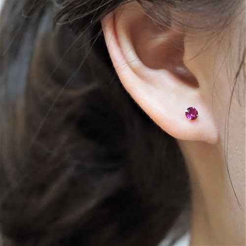 MODOMODO accessory design 飾品設計 ll modo彩鋯耳針 ll 4mm紅剛玉色925銀耳針 - 一對 / 附銀耳堵