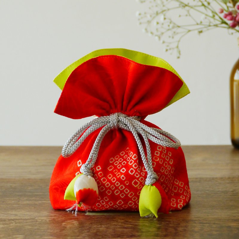 Happiness purse FUGURO Kikubun premium silk - กระเป๋าเครื่องสำอาง - ผ้าไหม สีแดง
