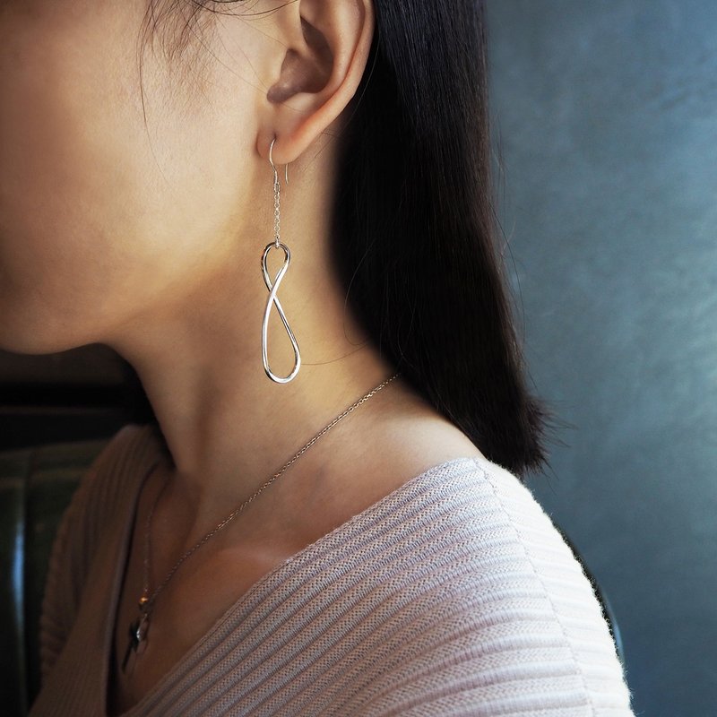 infinity earring_無限耳環 925銀 客製化訂單 珠寶 - 耳環/耳夾/耳骨夾 - 銀 銀色