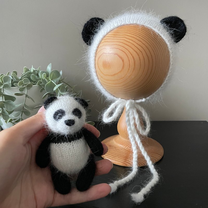 Newborn panda hat, Newborn bonnet, Panda photo props - หมวกเด็ก - ขนแกะ ขาว