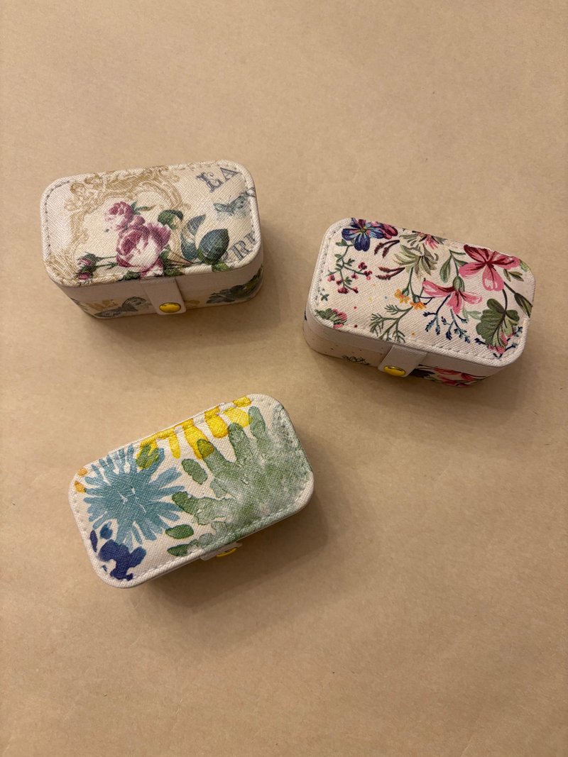 Proposal Ring Box, Double Layer, Portable Jewelry, Valentine's Day, Earrings, Rings, Decoupage, Paper Art Collage - กล่องเก็บของ - เส้นใยสังเคราะห์ ขาว