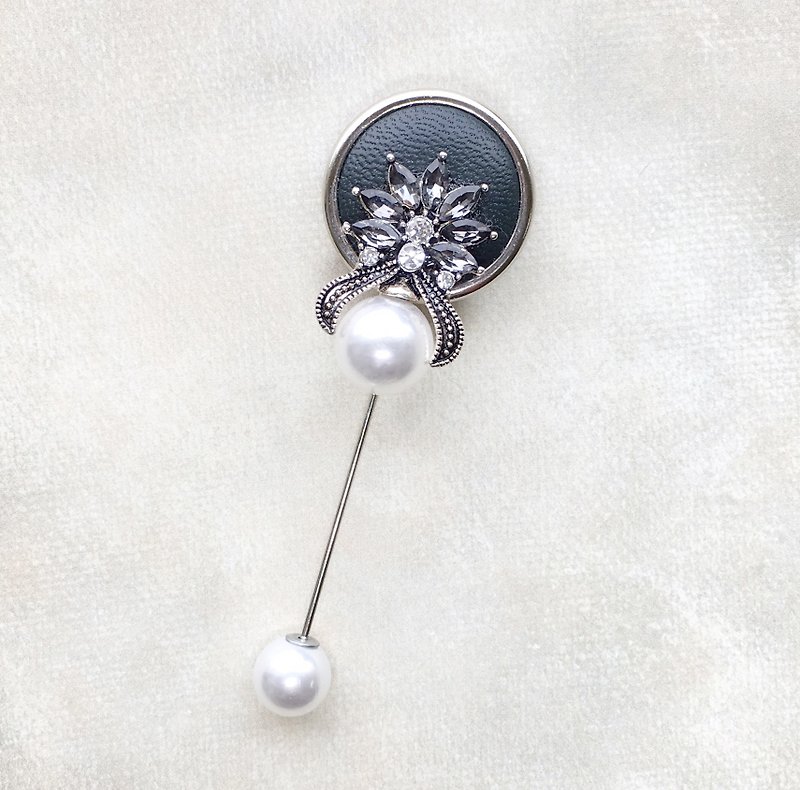 Vintage series | Pin/Brooch - Brooches - Other Metals Gray