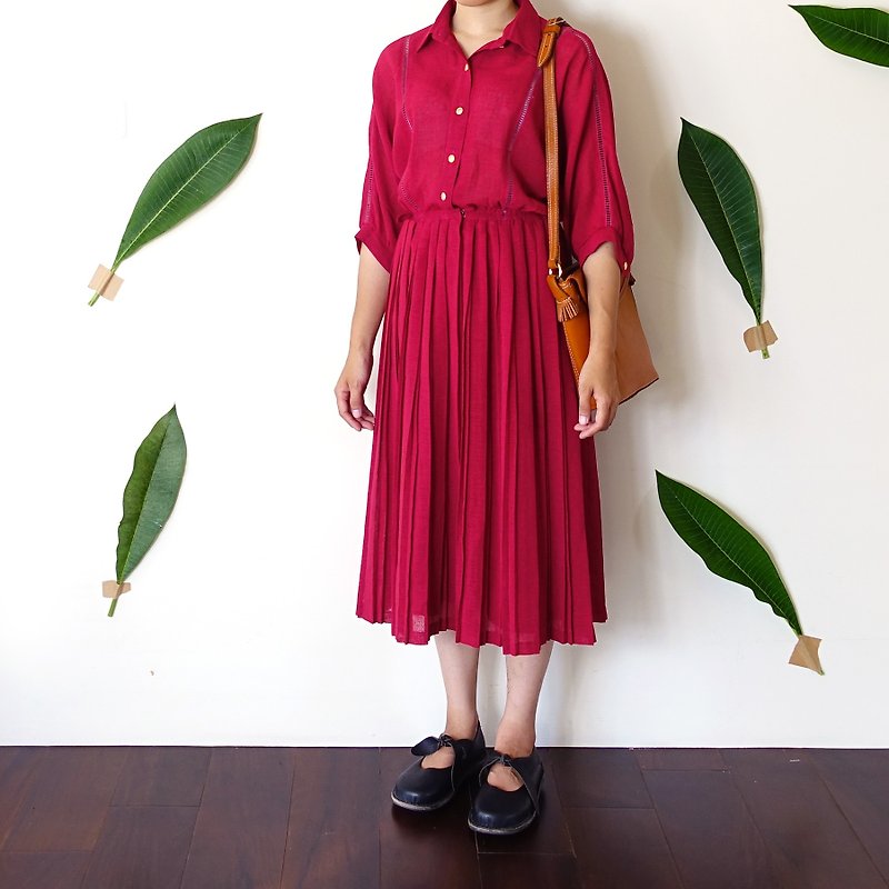 BajuTua/古著/梅紅色氣質七分百褶裙洋裝 - 連身裙 - 聚酯纖維 紅色