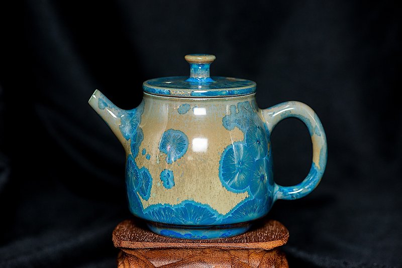 Hand drawn crystal glazed teapot - Teapots & Teacups - Pottery 